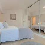 Marisol, Spacious T2 With Ac Near Golf, Aroeira, Caparica Apartment