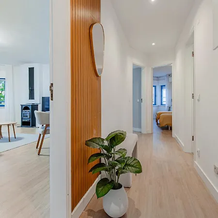 Marisol, Spacious T2 With Ac Near Golf, Aroeira, Caparica アパート *