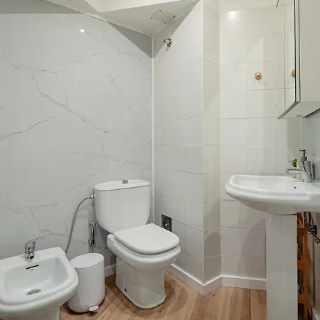 Marisol, Spacious T2 With Ac Near Golf, Aroeira, Caparica Charneca (Setubal)