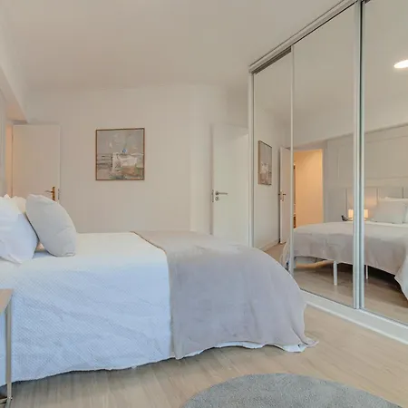 Marisol, Spacious T2 With Ac Near Golf, Aroeira, Caparica Appartement