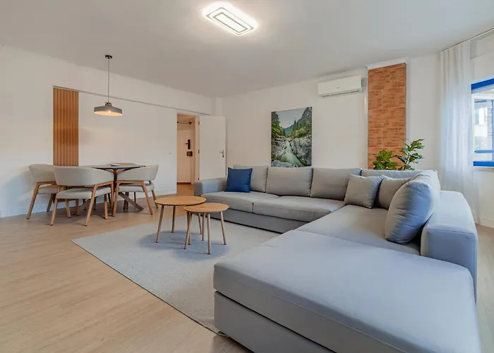 Marisol, Spacious T2 With Ac Near Golf, Aroeira, Caparica シャルネカ