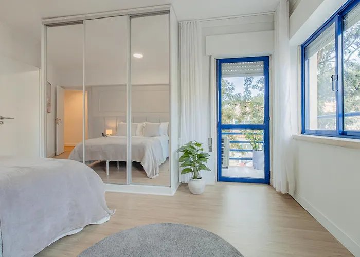 アパート Marisol, Spacious T2 With Ac Near Golf, Aroeira, Caparica *