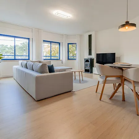 דירה Marisol, Spacious T2 With Ac Near Golf, Aroeira, Caparica *