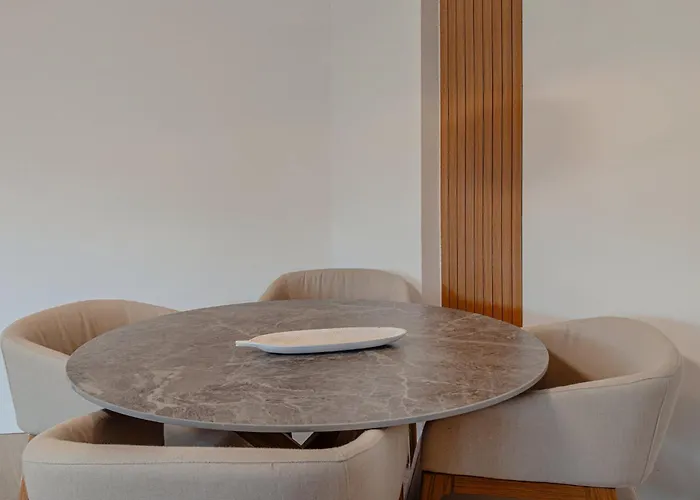 Marisol, Spacious T2 With Ac Near Golf, Aroeira, Caparica דירה