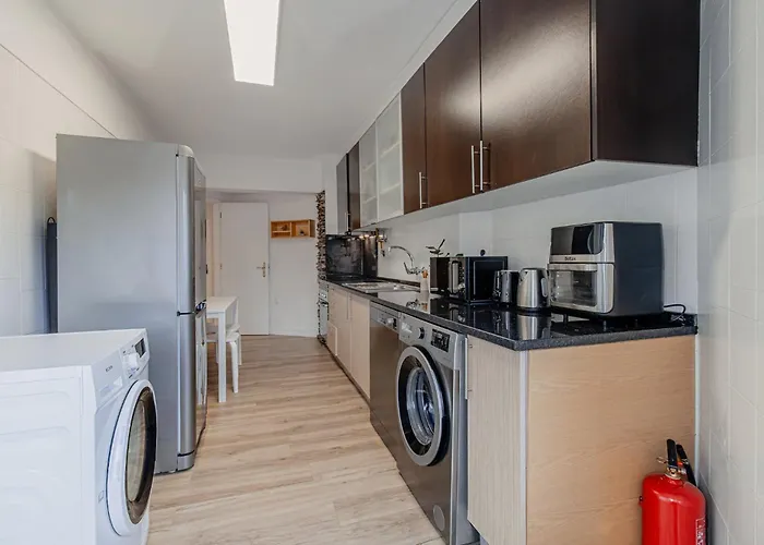 דירה Marisol, Spacious T2 With Ac Near Golf, Aroeira, Caparica שארנקה