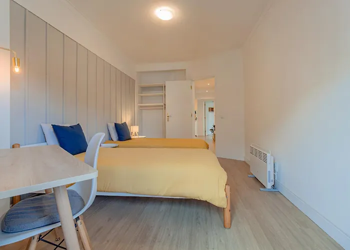 דירה Marisol, Spacious T2 With Ac Near Golf, Aroeira, Caparica